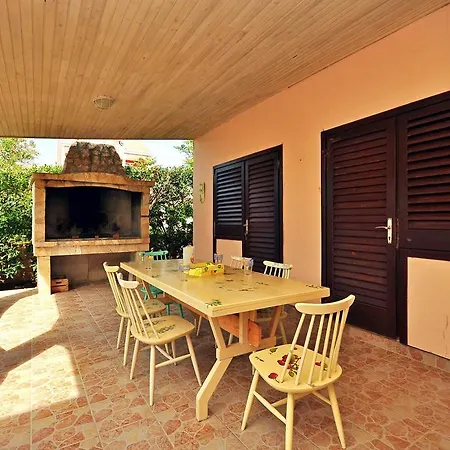 Apartament Dijana *
